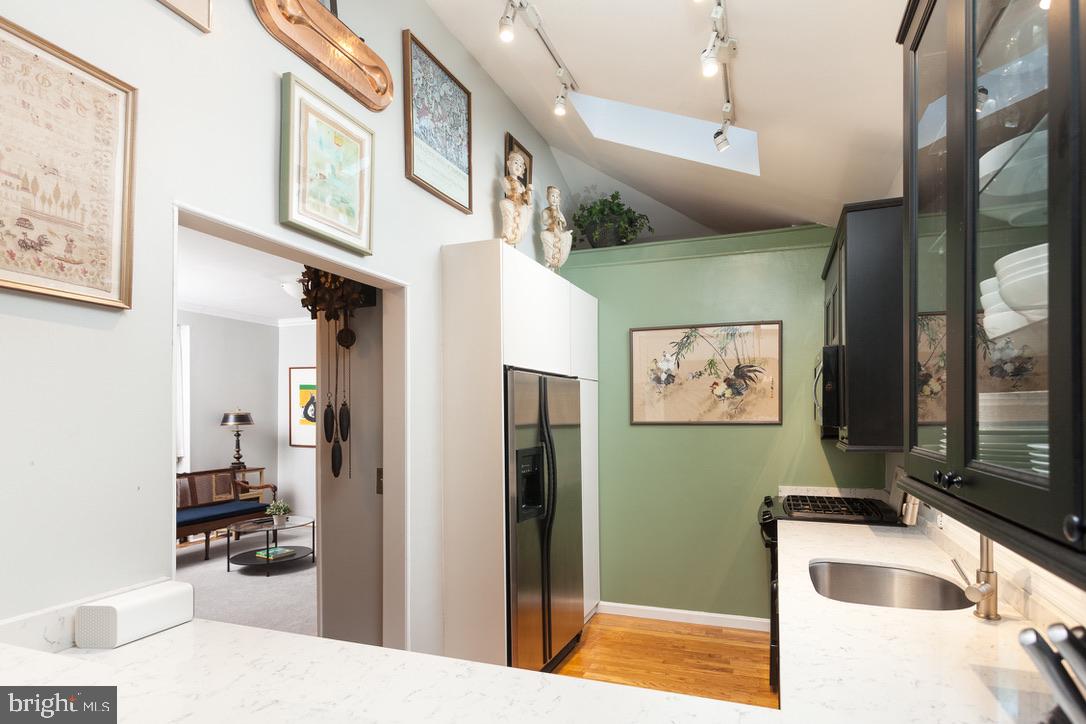 4611 Roland Avenue Baltimore, MD 21210 - Photo 10 of 46 Kitchen with lovely cabinets and countertops