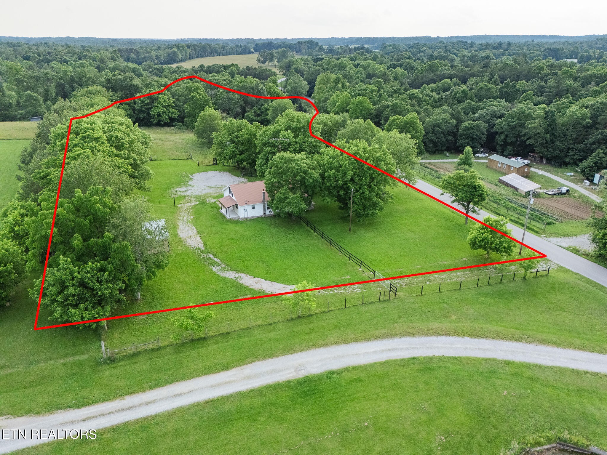 2530 Roslin Road Deer Lodge, TN 37726 - Photo 54 of 58