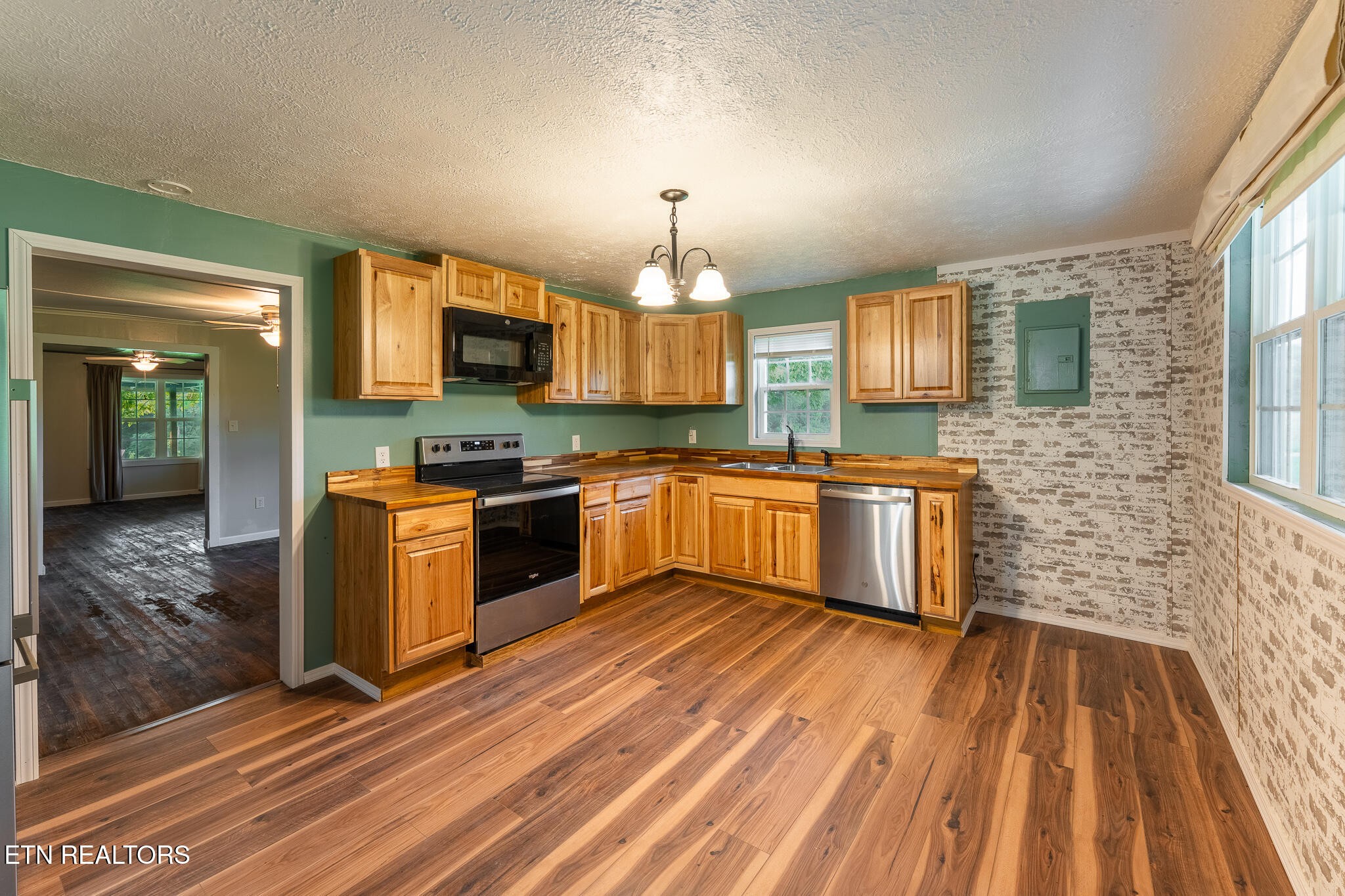 2530 Roslin Road Deer Lodge, TN 37726 - Photo 9 of 58