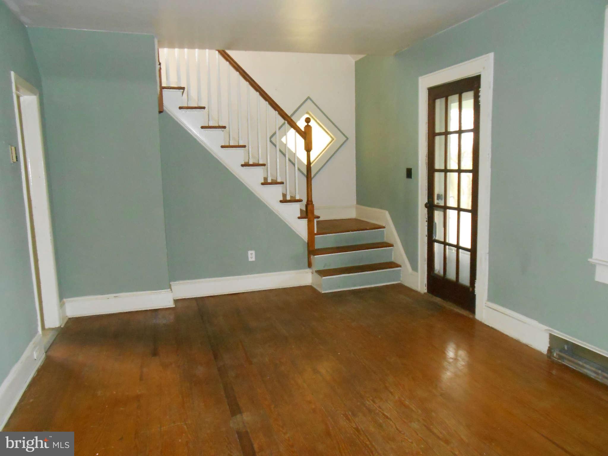 14439 Clarks Lane Ridgely, MD 21660 - Photo 7 of 14 Living Room