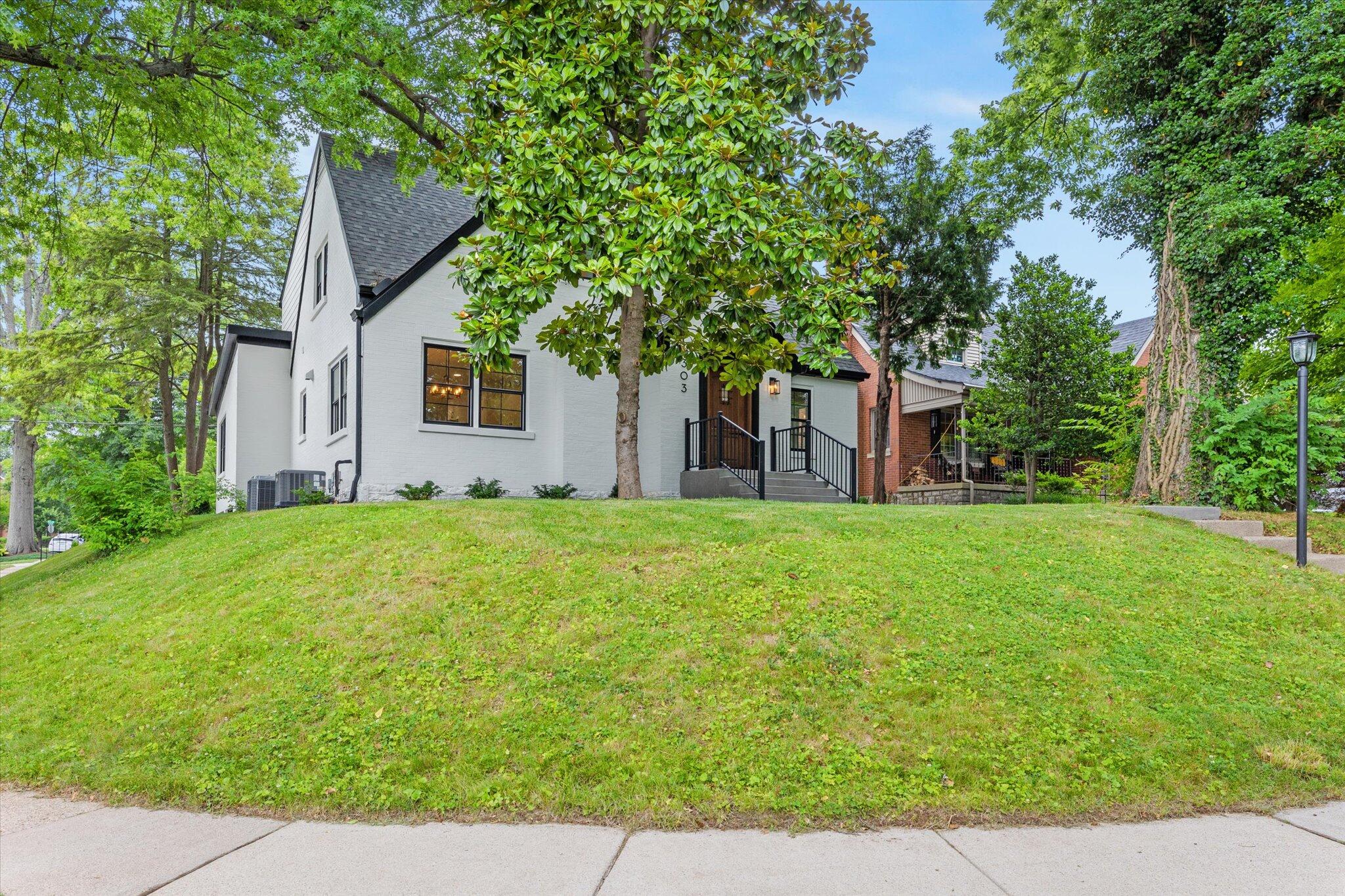 303 Cochran Road Lexington, KY 40502 - Photo 61 of 65 61-0J2A2495