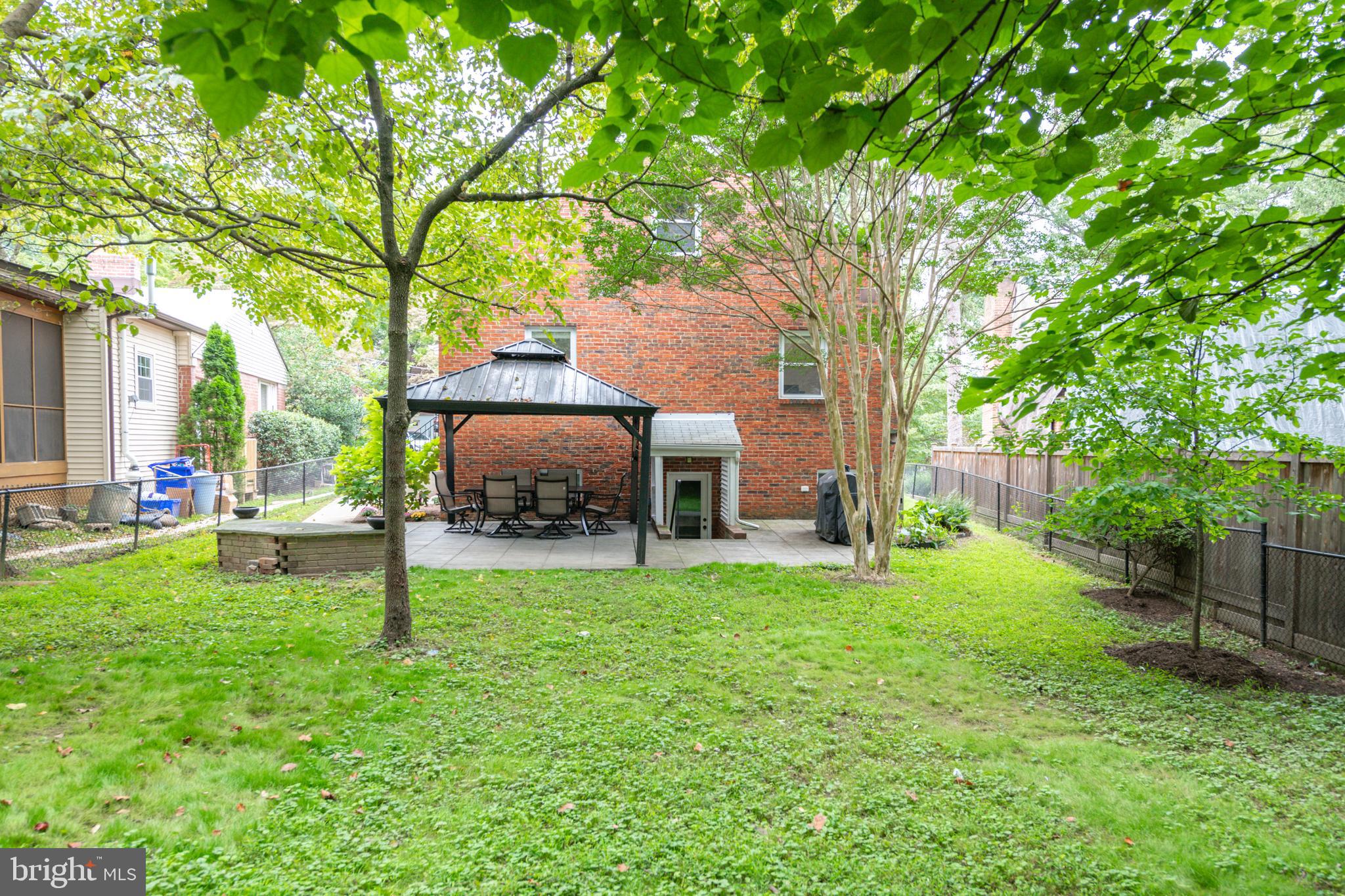 8609 Mayfair Place Silver Spring, MD 20910 - Photo 28 of 41 Backyard