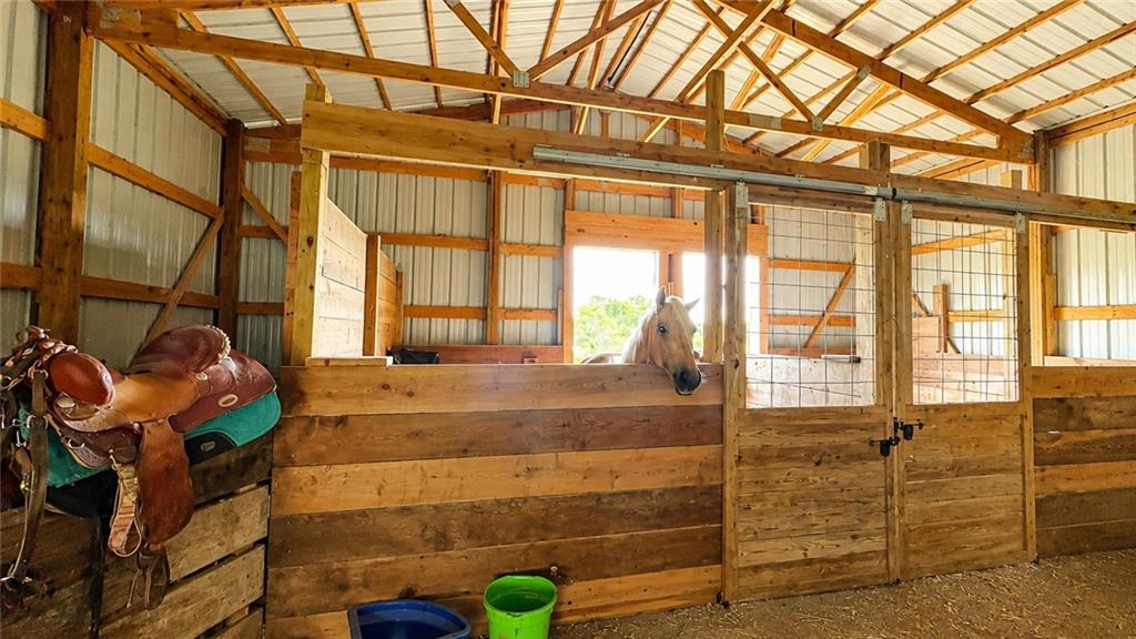 9133 Southeast 40th Road St. Joseph, MO 64507 - Photo 2 of 35
