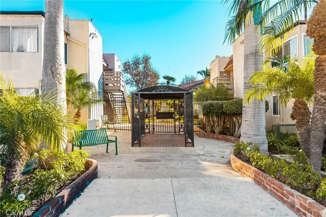 $419,000 | 212 South Kraemer, Unit 2616, Placentia, CA 92870