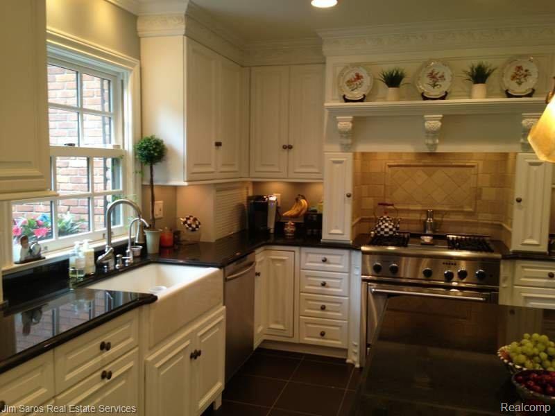 154 Stephens Road Grosse Pointe, MI 48236 - Photo 19 of 27 photo 24.JPG