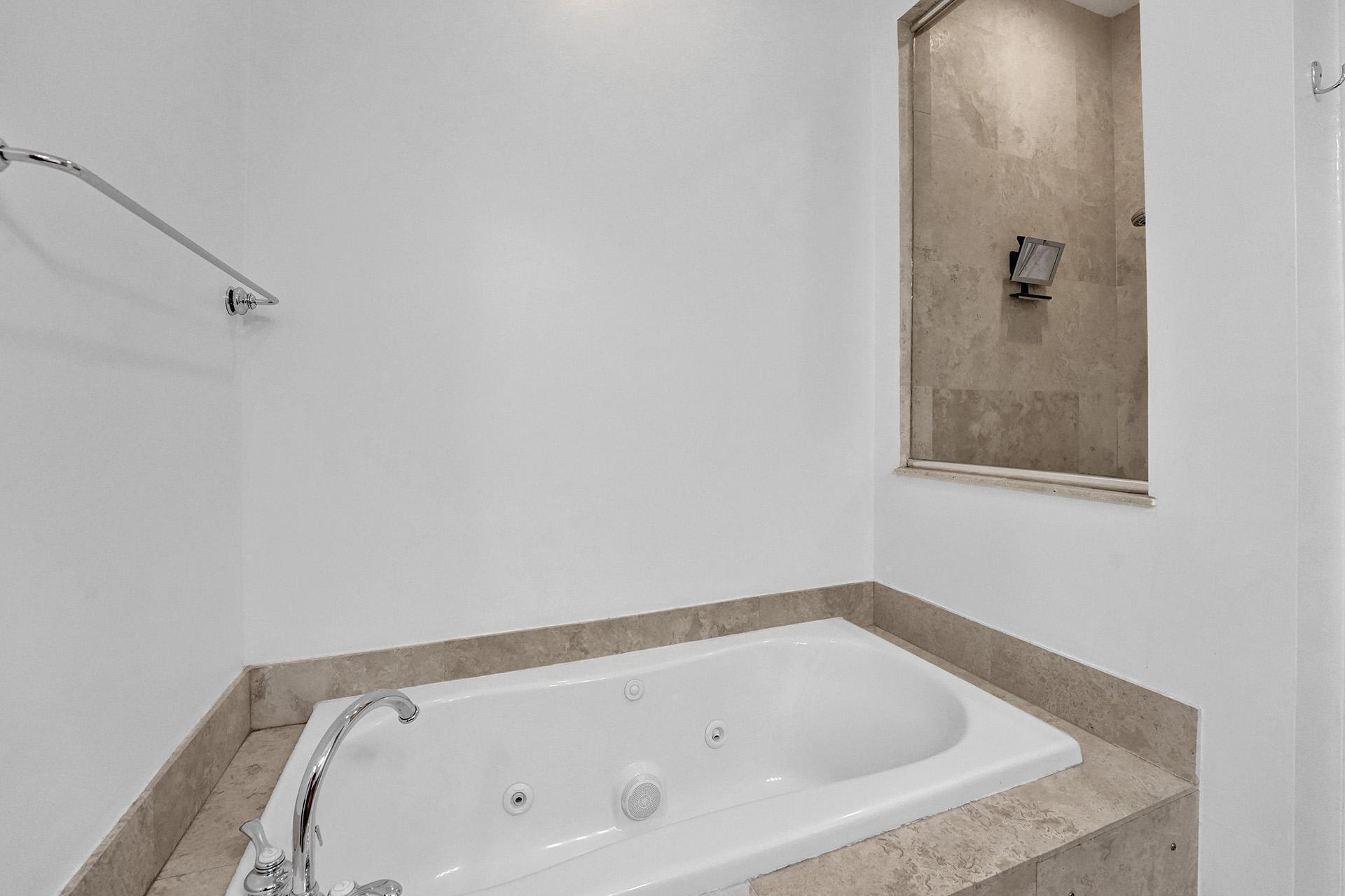 632 Renaissance Way Delray Beach, FL 33483 - Photo 35 of 61 632 Renaissance Way, Delray Beach-75