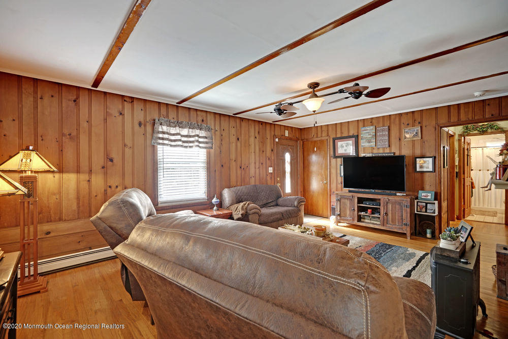 11 Lloyd Road Toms River, NJ 08753 - Photo 7 of 35 Living Room