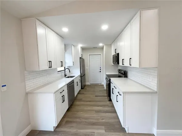 $330,000 | 4864 Lake Shore Drive, St. Cloud, FL 34772