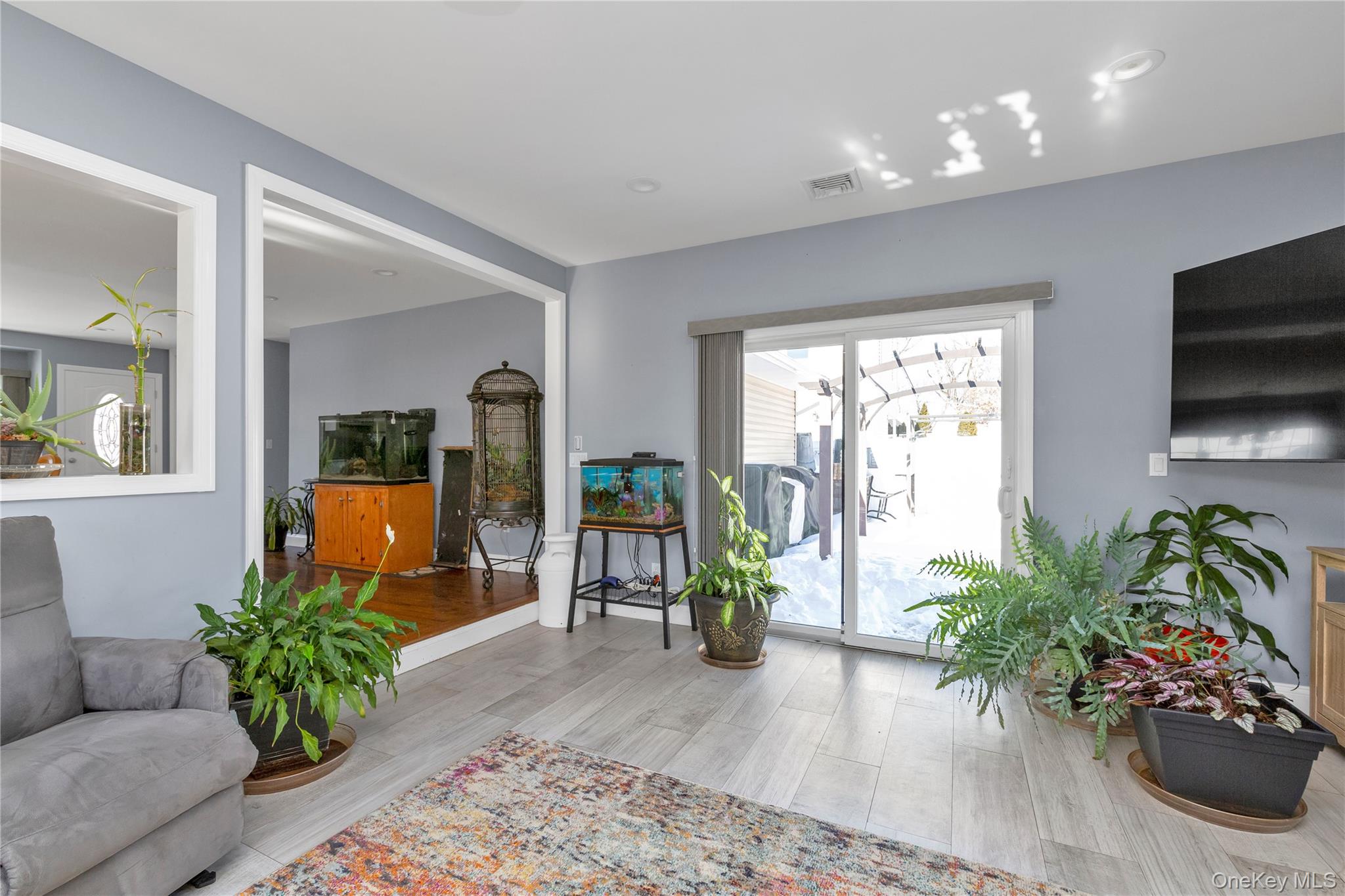 867 Preston Road East Meadow, NY 11554 - Photo 4 of 20