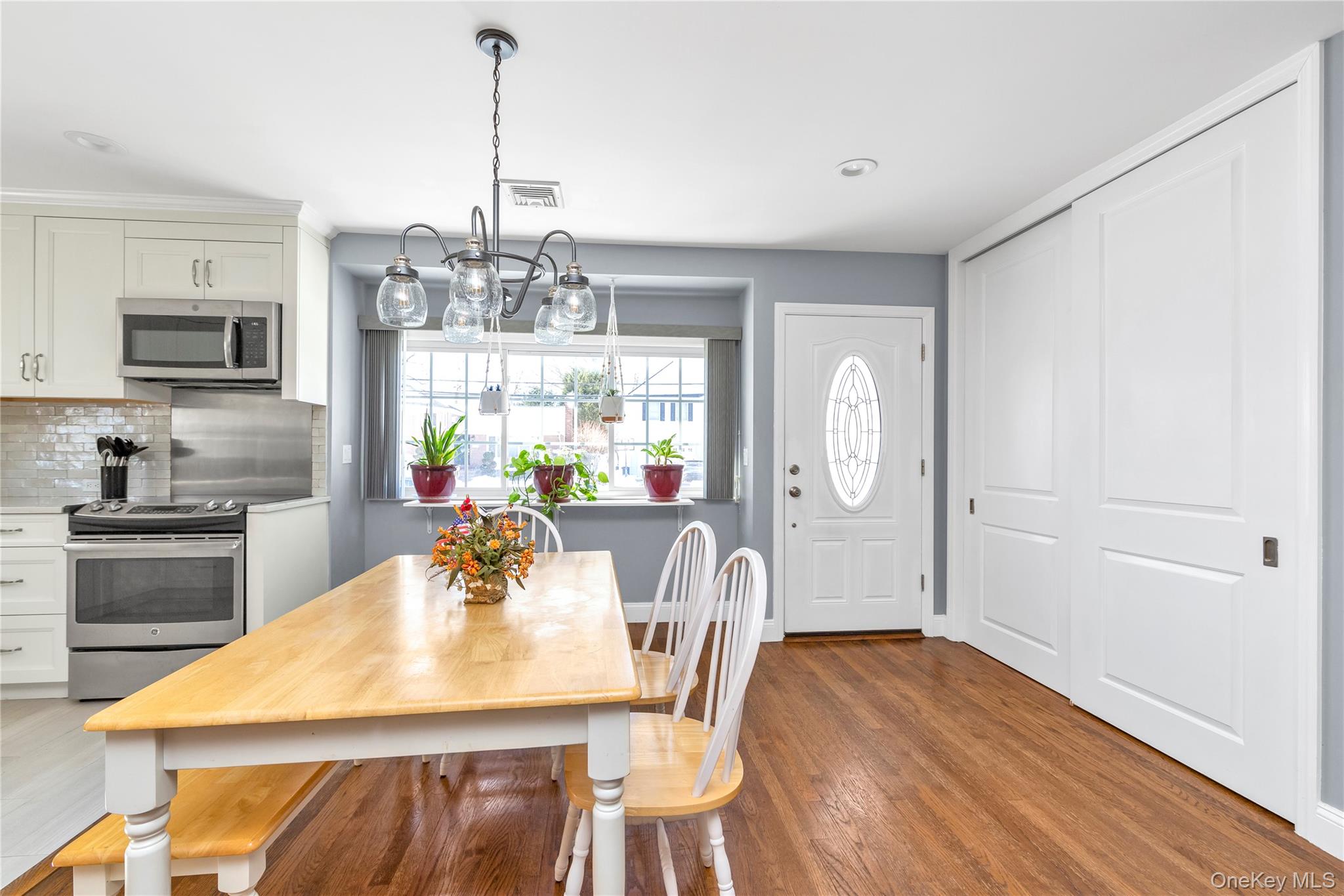 867 Preston Road East Meadow, NY 11554 - Photo 10 of 20