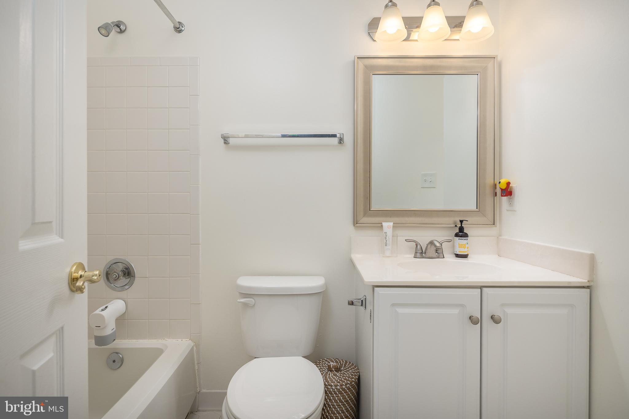 6611 Dunwich Way Alexandria, VA 22315 - Photo 27 of 40