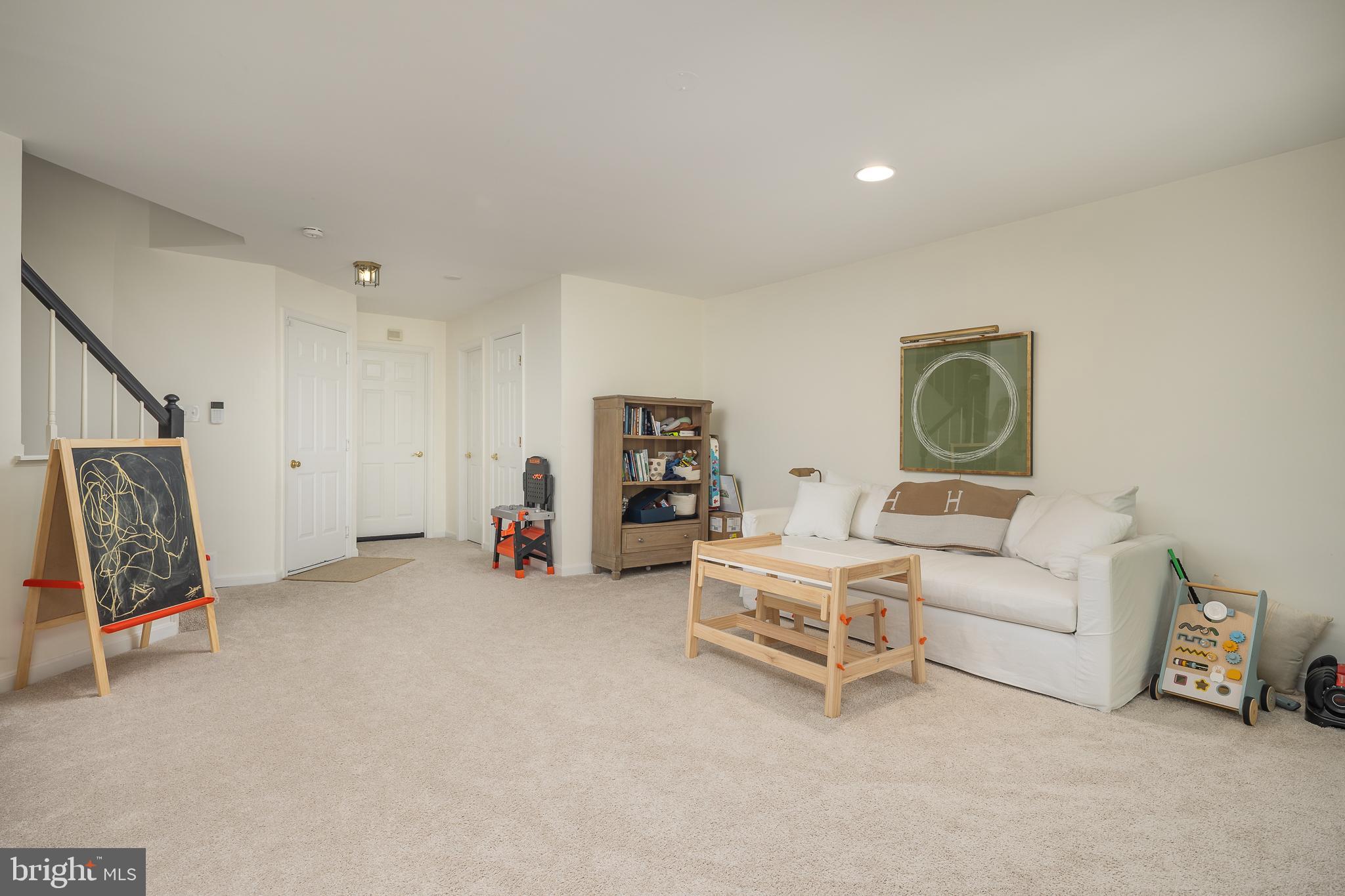 6611 Dunwich Way Alexandria, VA 22315 - Photo 32 of 40