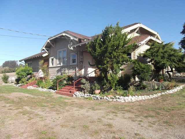 488 Larkin Valley Road Watsonville, CA 95076 - Photo 1 of 25 Gallery Image 1