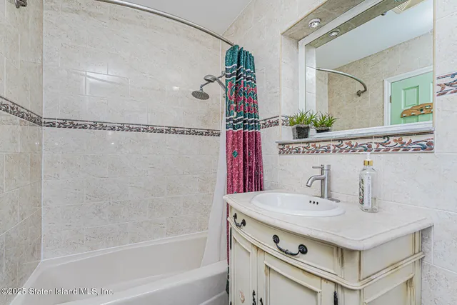 $1,164,999 | 714 Annadale Road | Annadale