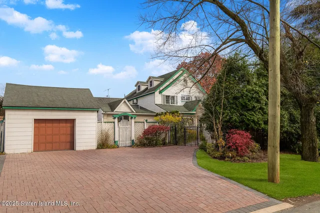 $1,164,999 | 714 Annadale Road | Annadale