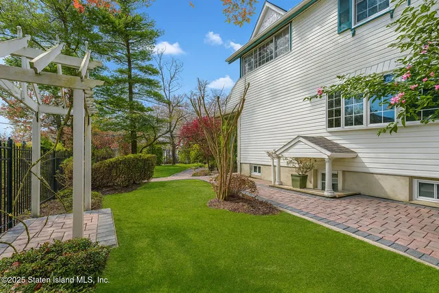 $1,164,999 | 714 Annadale Road | Annadale