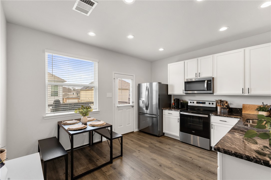 976 Rice Drive Bryan, TX 77803 - Photo 7 of 34