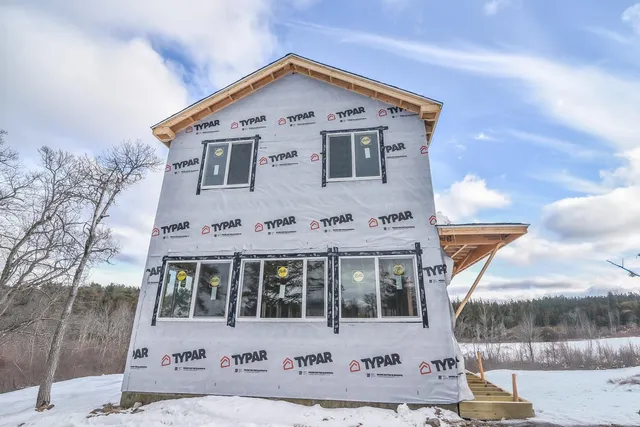 $525,000 | 5 Ridge Road, Newton, NH 03858