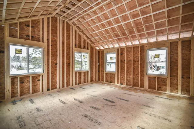 $525,000 | 5 Ridge Road, Newton, NH 03858