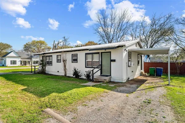 $1,250 | 108 Poplar Street, Waxahachie, TX 75165