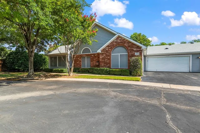 $314,500 | 1023 Bridges Drive, Arlington, TX 76012