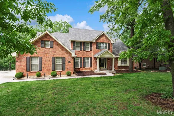 $850,000 | 9833 Eagle Hill Lane, Sunset Hills, MO 63127