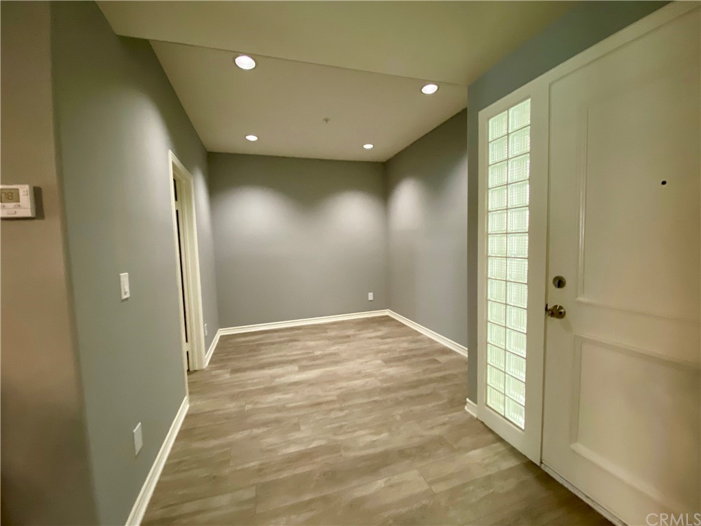 2233 Martin, Unit 108 Irvine, CA 92612 - Photo 5 of 30 Den/Office
recessed lighting
