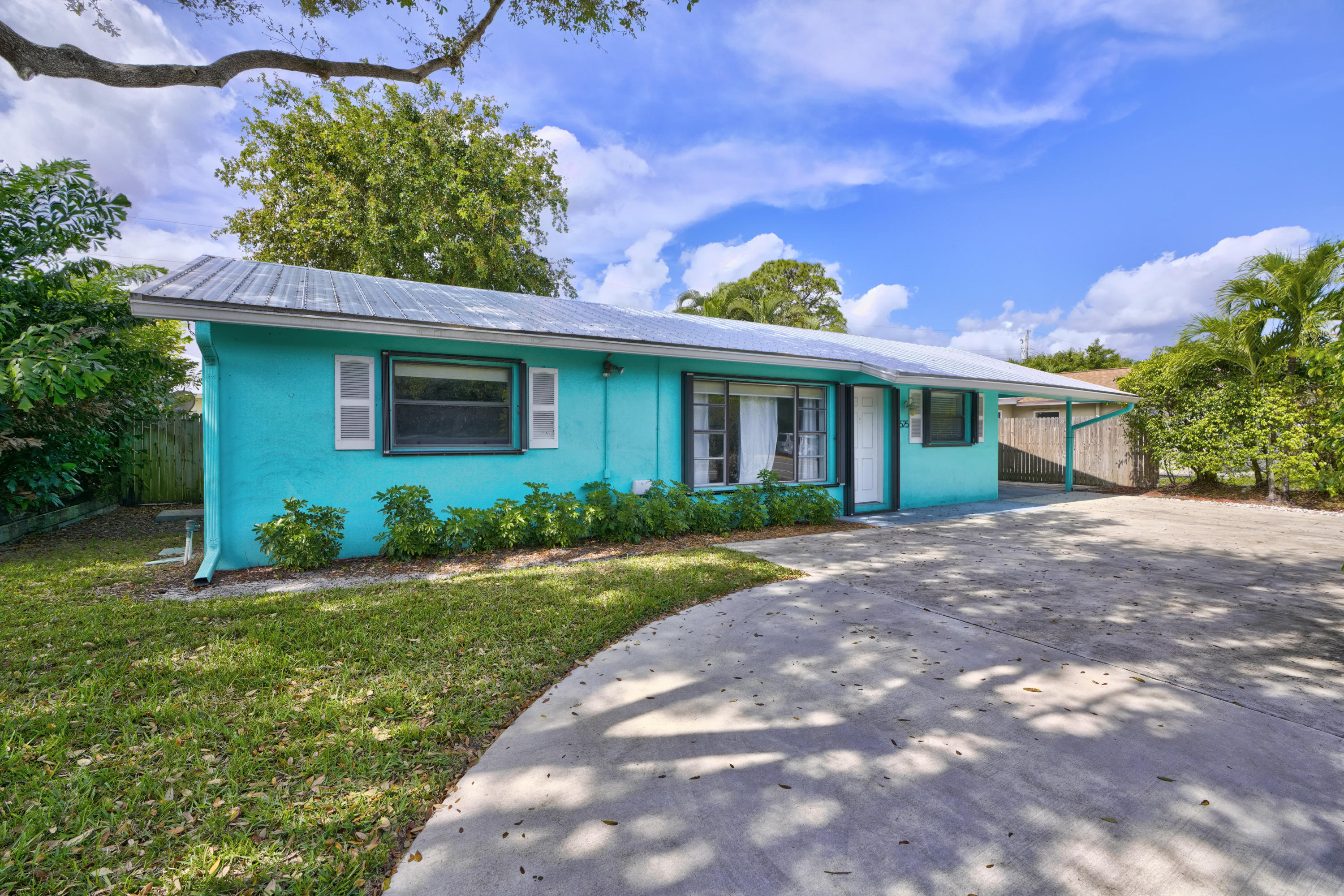 18525 Loxahatchee River Road Jupiter, FL 33458 - Photo 1 of 23 Front