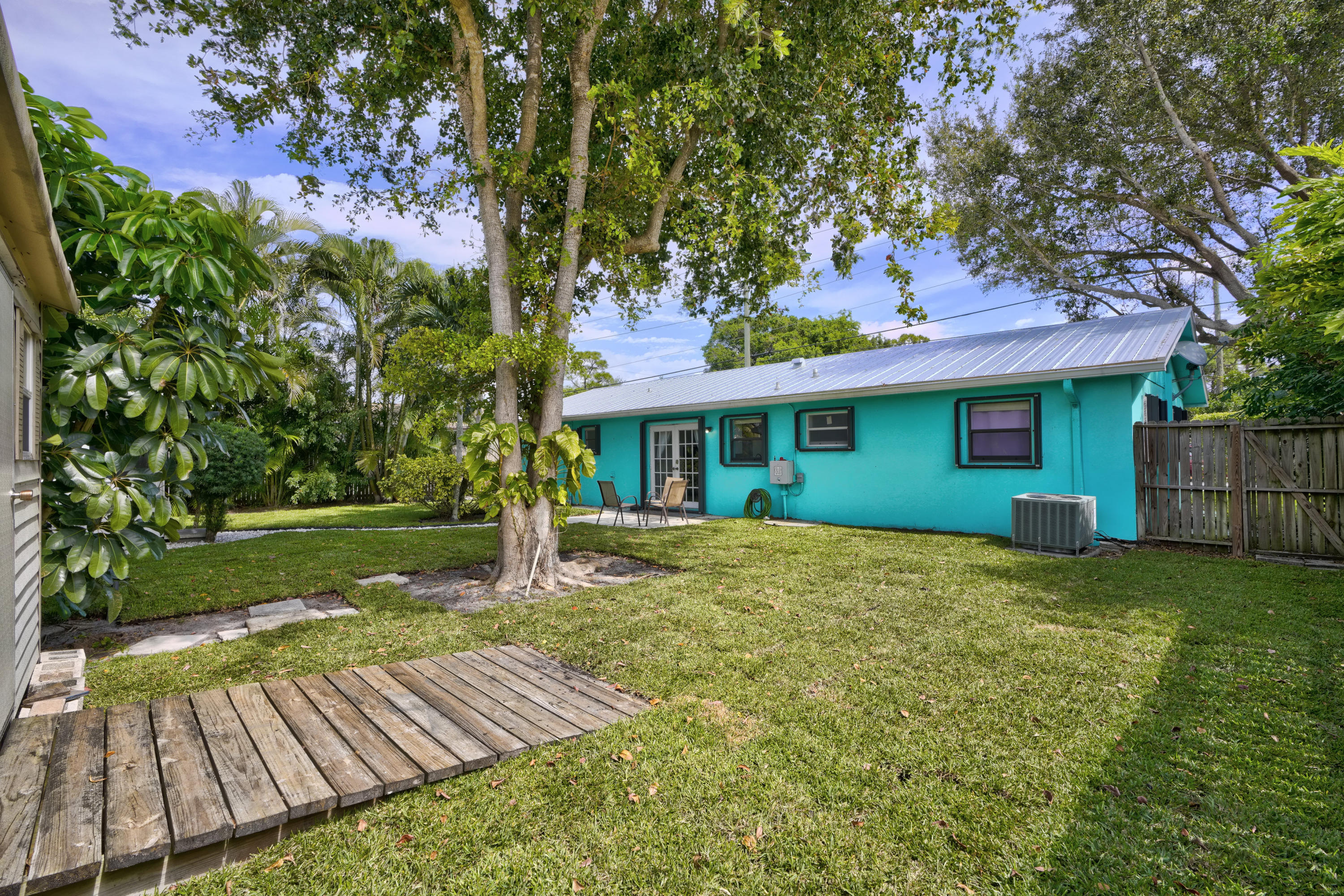 18525 Loxahatchee River Road Jupiter, FL 33458 - Photo 17 of 23 Backyard