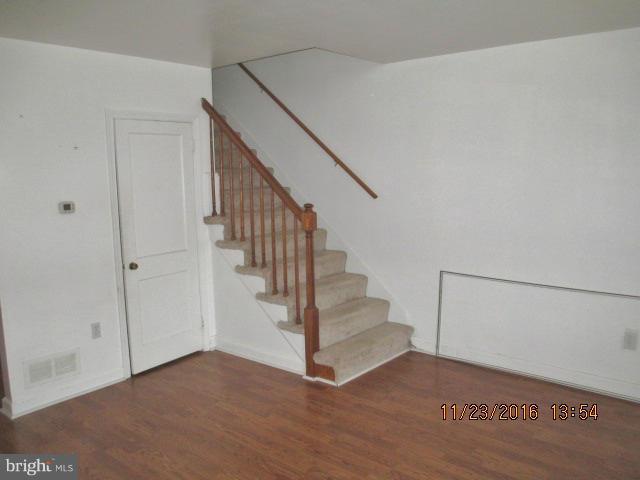 2227 Coralthorn Road Baltimore, MD 21220 - Photo 3 of 15 Living Room