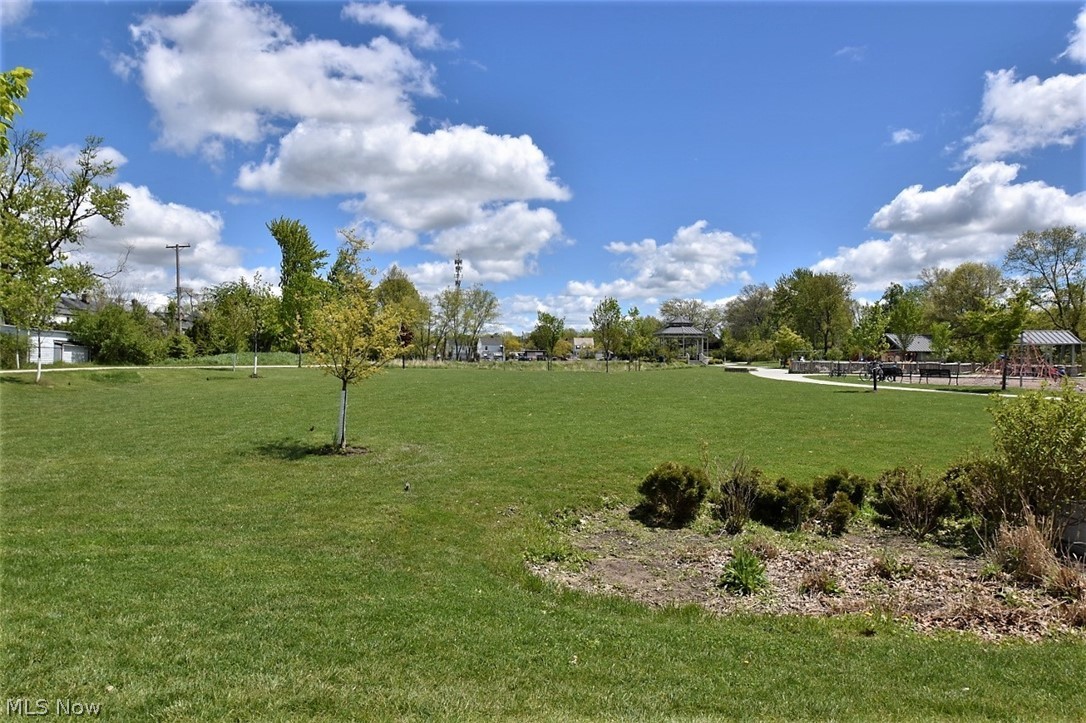 3806 Westwood Road University Heights, OH 44118 - Photo 36 of 41 Walter Stinson Park is a 5 minute walk away with a playground, fields, gazebos, picnic tables, and regular community events.