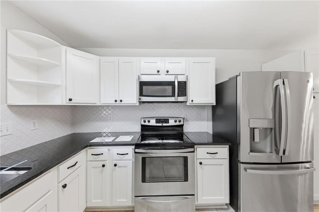 560 Manning Road Southwest Marietta, GA 30064 - Photo 14 of 32