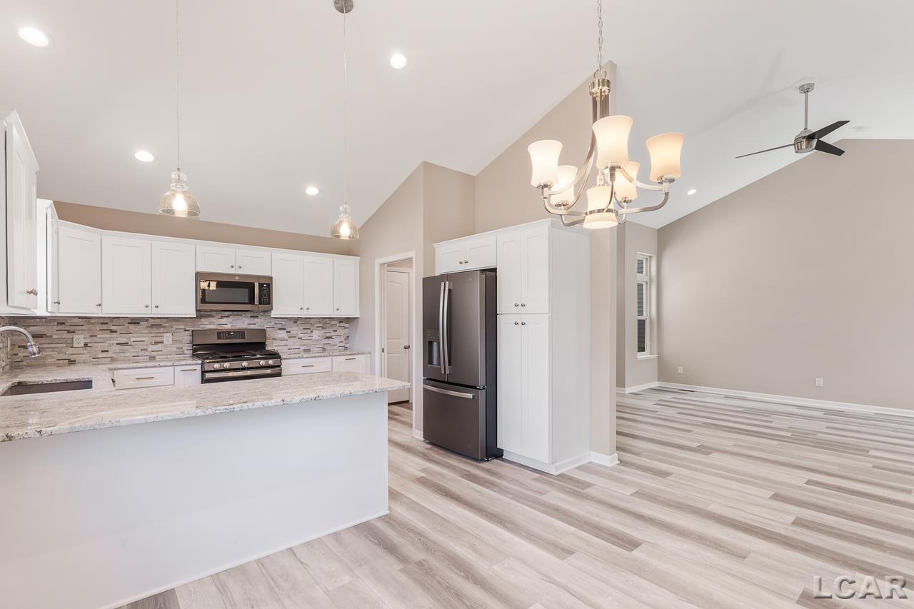 1205 Ridge Lane Tecumseh, MI 49286 - Photo 6 of 31 50116477-5.JPG