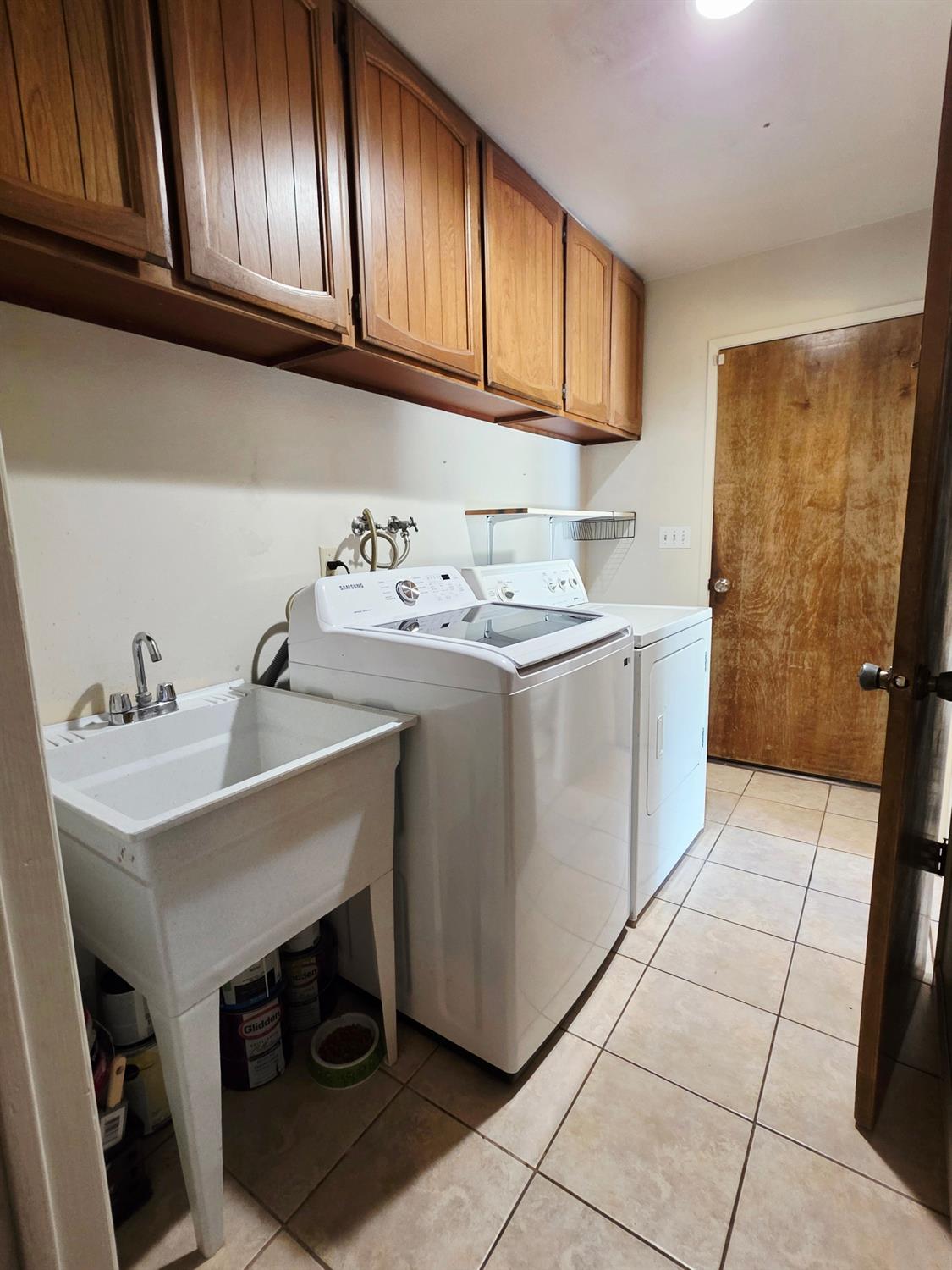 2214 Holt Avenue Sanger, CA 93657 - Photo 41 of 54