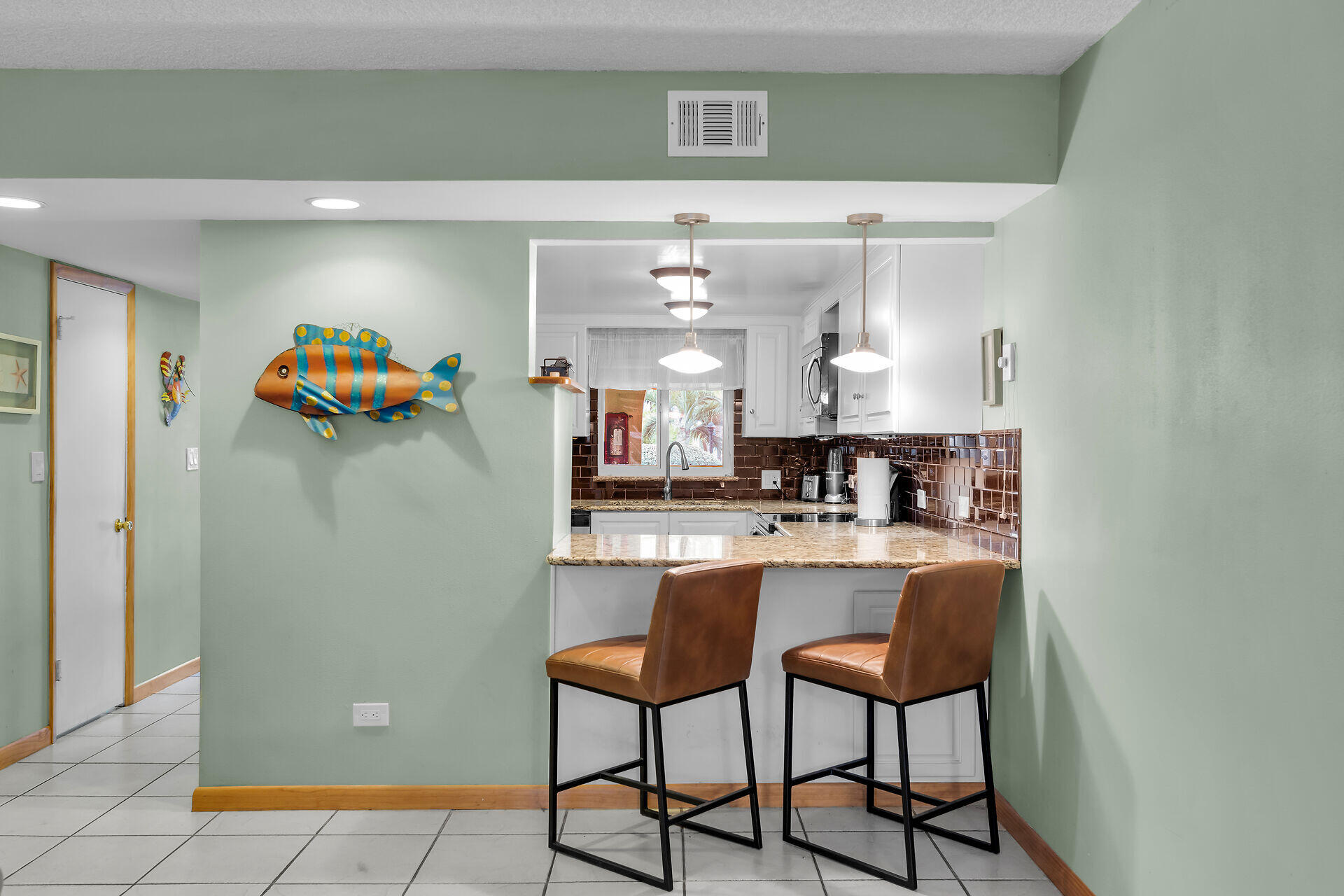 423 Sombrero Beach Road, Unit 9 Marathon, FL 33050 - Photo 8 of 42 Granite Counters & Breakfast Bar