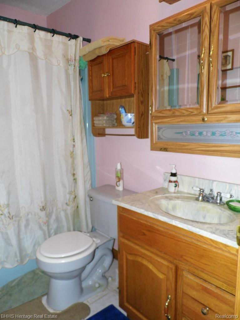 6950 West Sober Road Fowlerville, MI 48836 - Photo 19 of 32 Full Bath