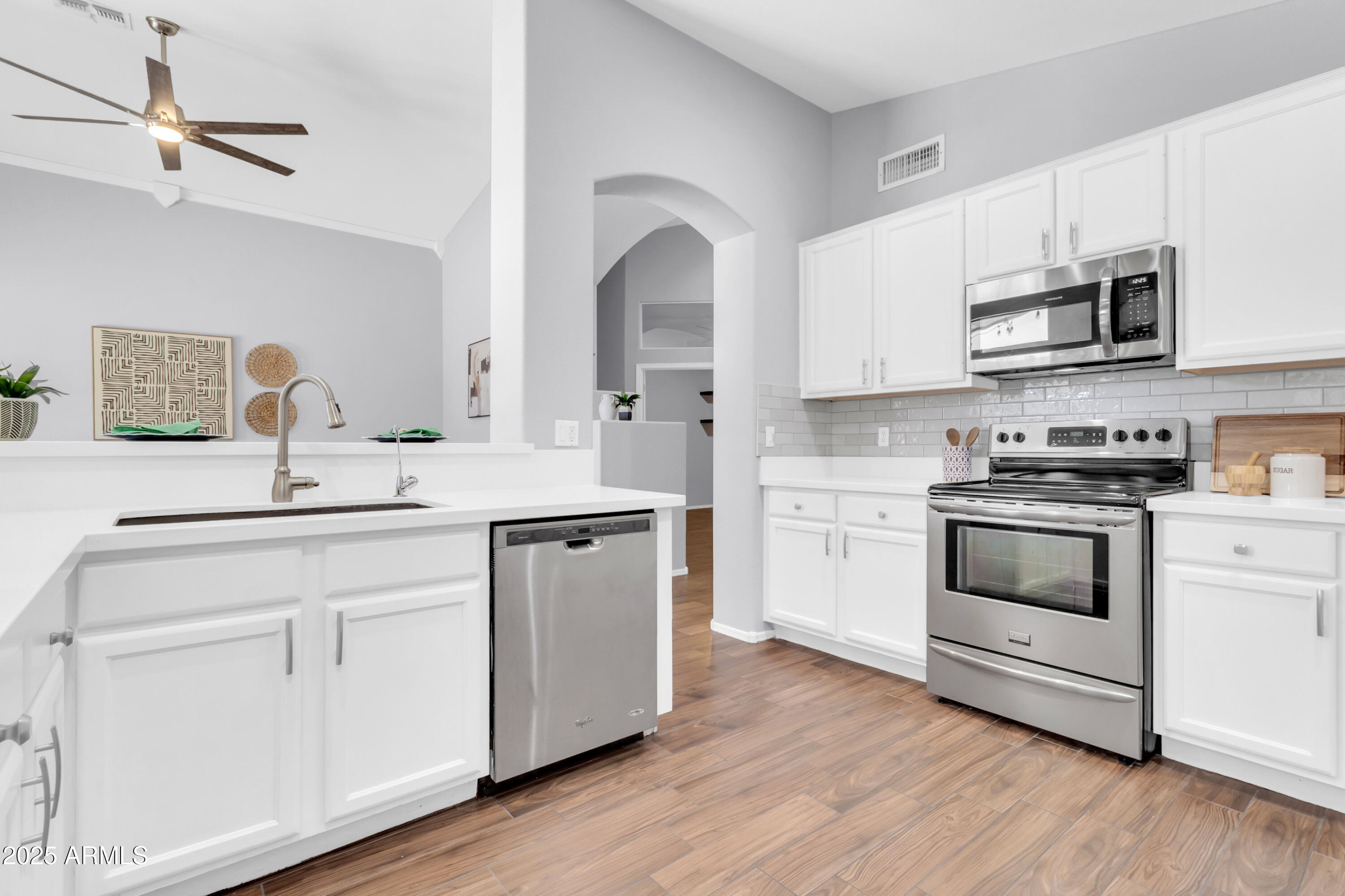 1071 East Windsor Drive Gilbert, AZ 85296 - Photo 13 of 36 1071 E Windsor Dr E-16