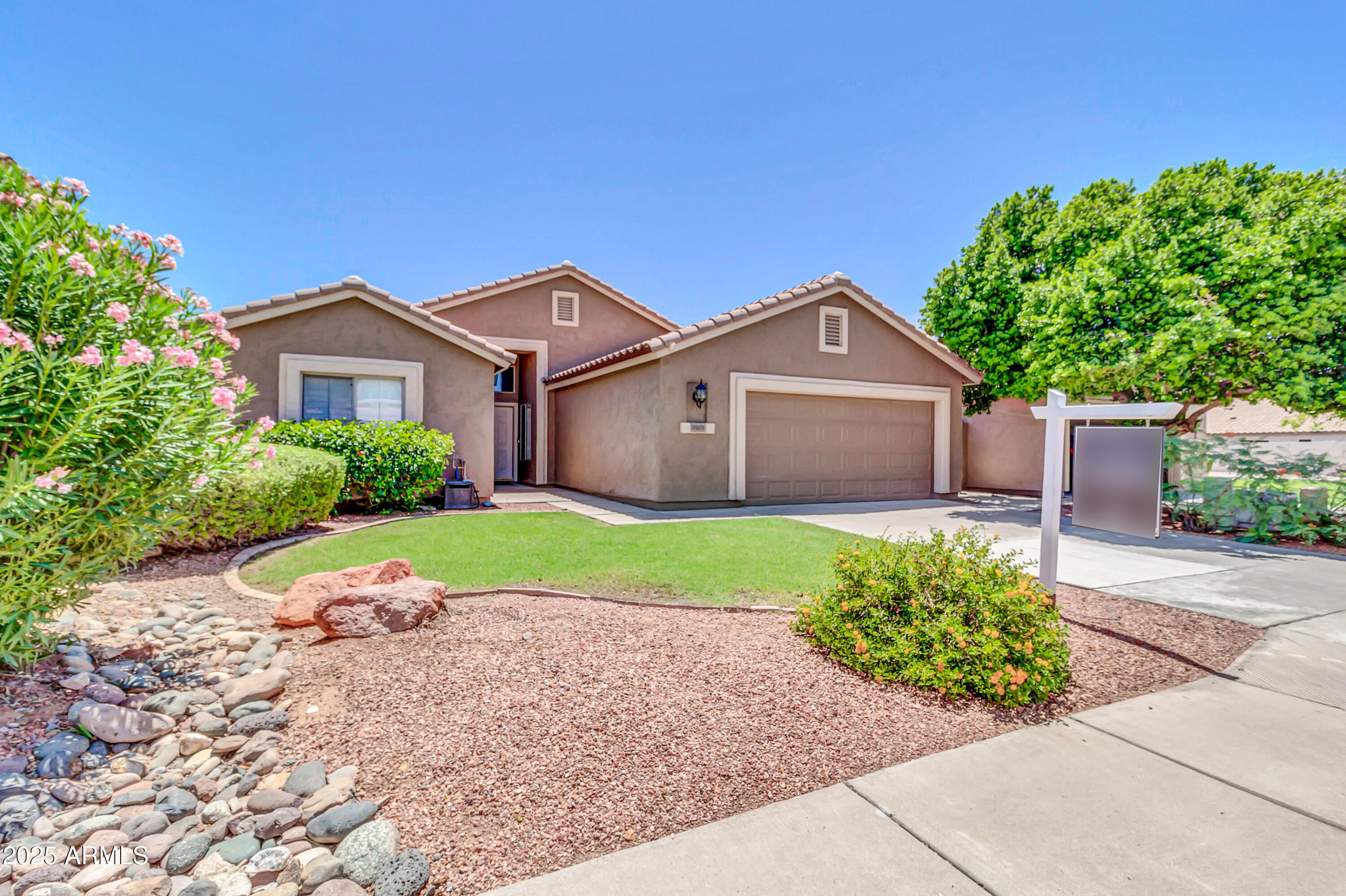 1071 East Windsor Drive Gilbert, AZ 85296 - Photo 3 of 36 1071 E Windsor Dr E-3