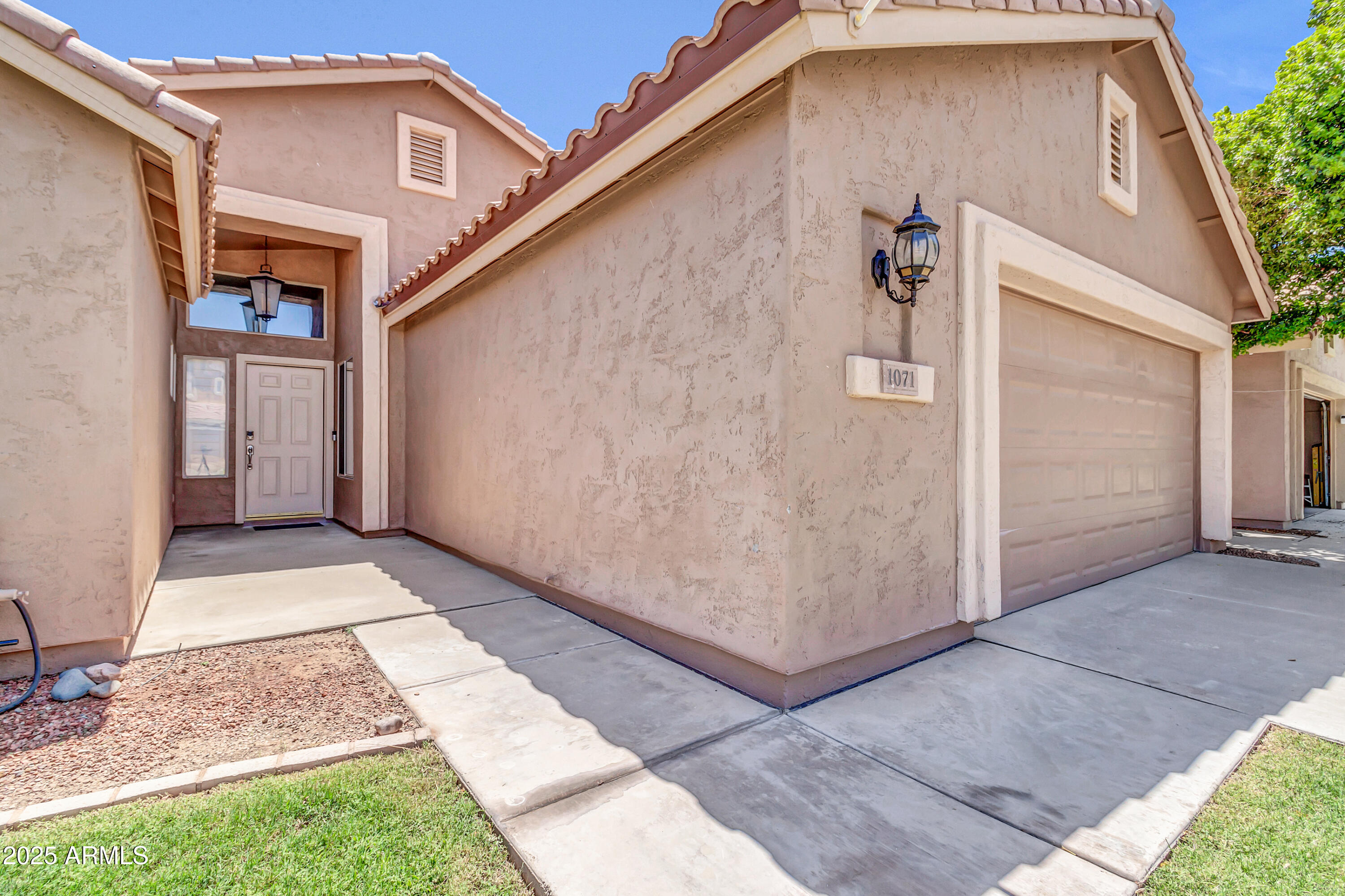 1071 East Windsor Drive Gilbert, AZ 85296 - Photo 4 of 36 1071 E Windsor Dr E-4