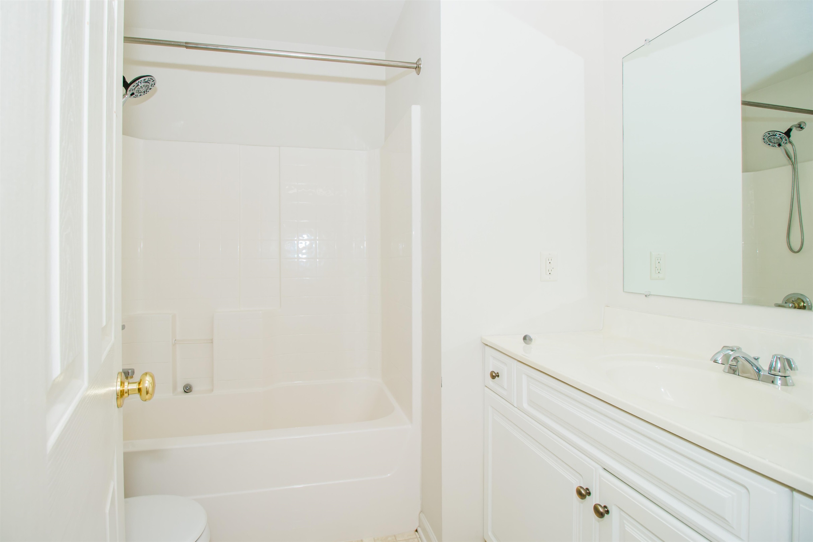 2960 Crystal Spring Lane Harrisonburg, VA 22801 - Photo 19 of 30 a bathroom with a bathtub and a sink