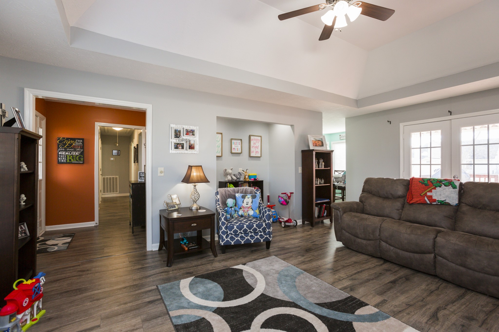 6045 Ebenezer Road Greenbrier, TN 37073 - Photo 6 of 30 a living room with furniture and wooden floor