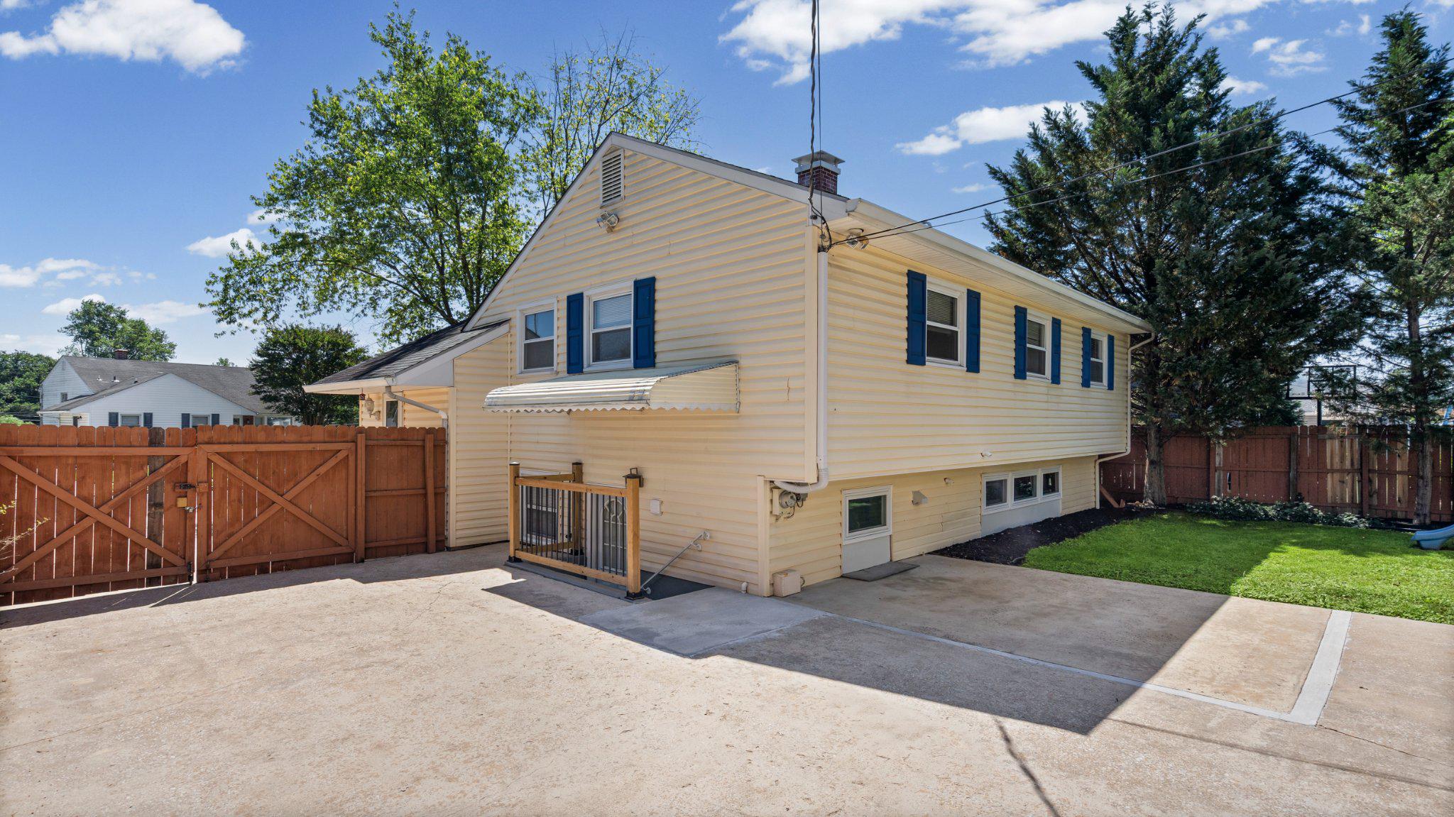 8930 Parlo Road Baltimore, MD 21236 - Photo 32 of 36 Exterior Rear