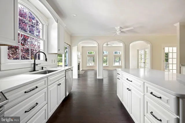 $925,000 | 154 West Shore Drive, Milton, DE 19968