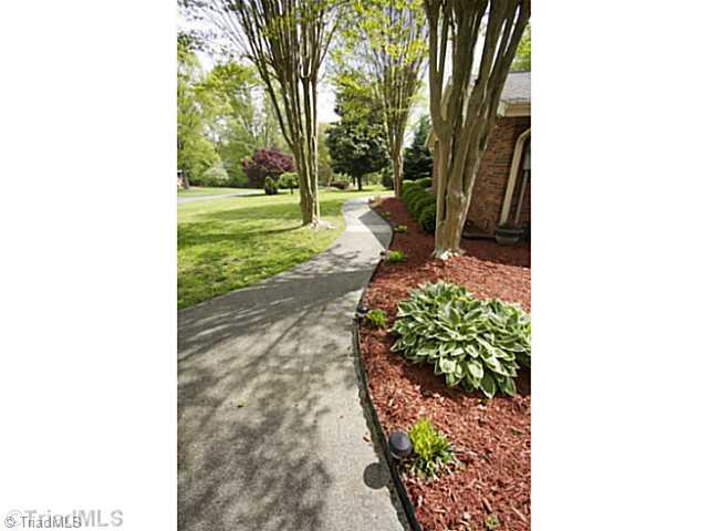 1610 Bright Leaf Road Pfafftown, NC 27040 - Photo 16 of 16 Exterior Front.