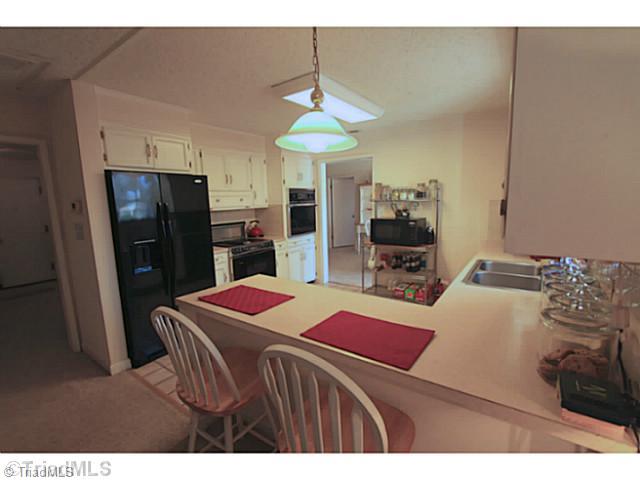 1610 Bright Leaf Road Pfafftown, NC 27040 - Photo 4 of 16 Kitchen.