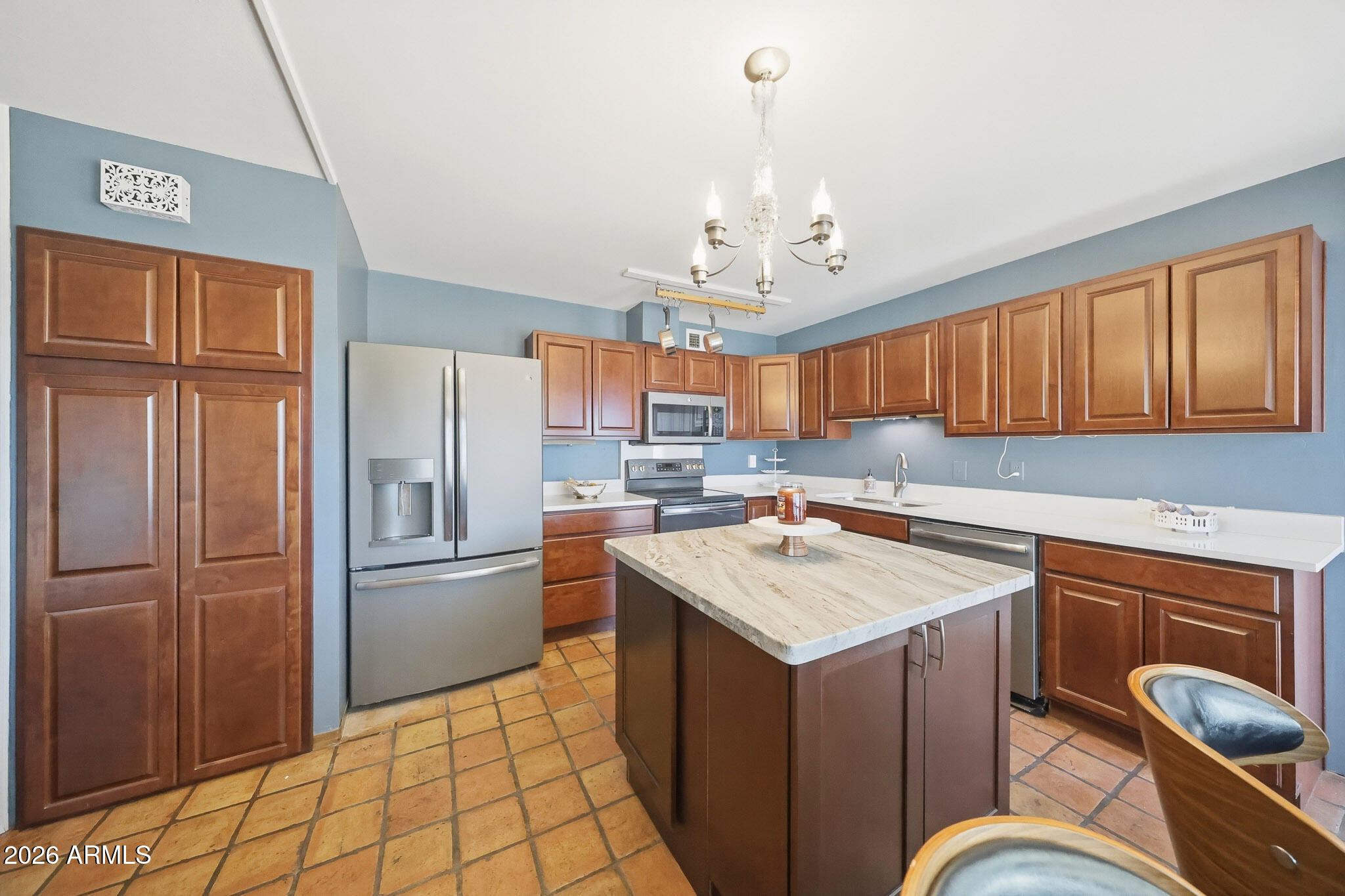 2302 West Berridge Lane Phoenix, AZ 85015 - Photo 27 of 59 Kitchen