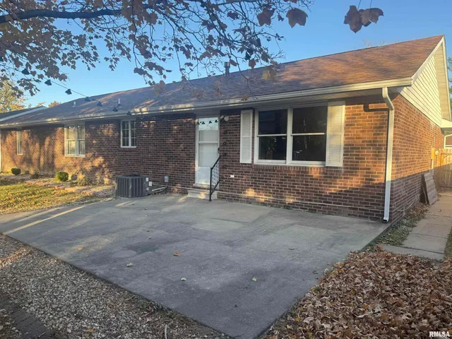 $219,000 | 602 Osage Drive, Centralia, IL 62801