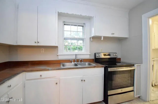 $2,000 | 204 North Eastern Street, Greenville, NC 27858