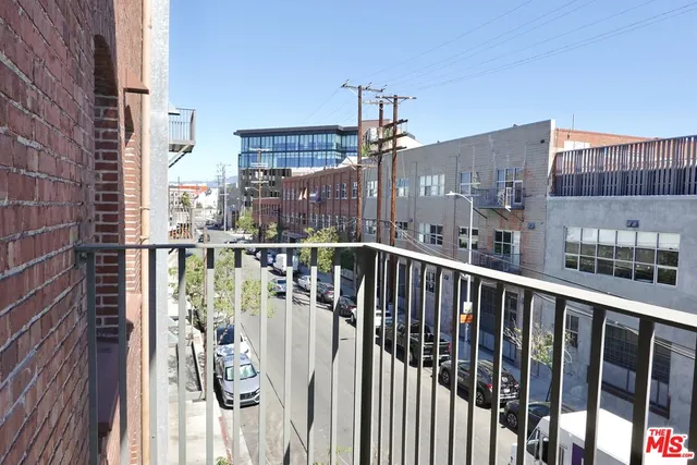 $3,300 | 527 Molino Street, Unit 307, Los Angeles, CA 90013