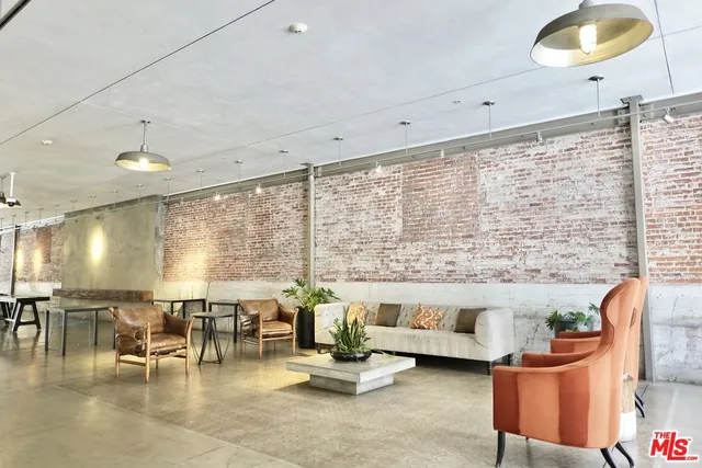 $3,300 | 527 Molino Street, Unit 307, Los Angeles, CA 90013